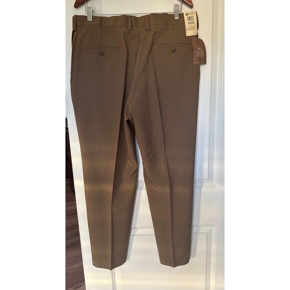 Haggar Men’s Short Dress Pants 36x29 Mocha Classic Fit Repreve NWT - Picture 10 of 10